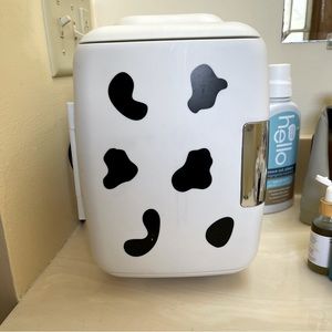 Cooluli Mini Make Up Fridge